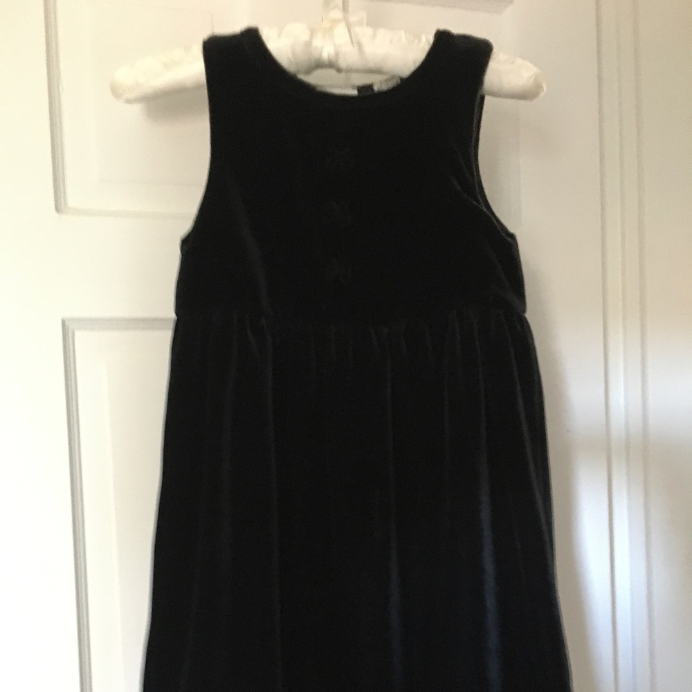 Girls black velvet party dress, 6x--pretty details!